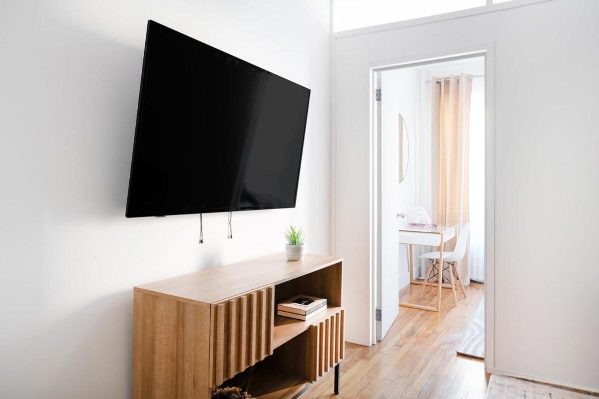 444-3a Newly Renovated 1br - Elevator Building * New York