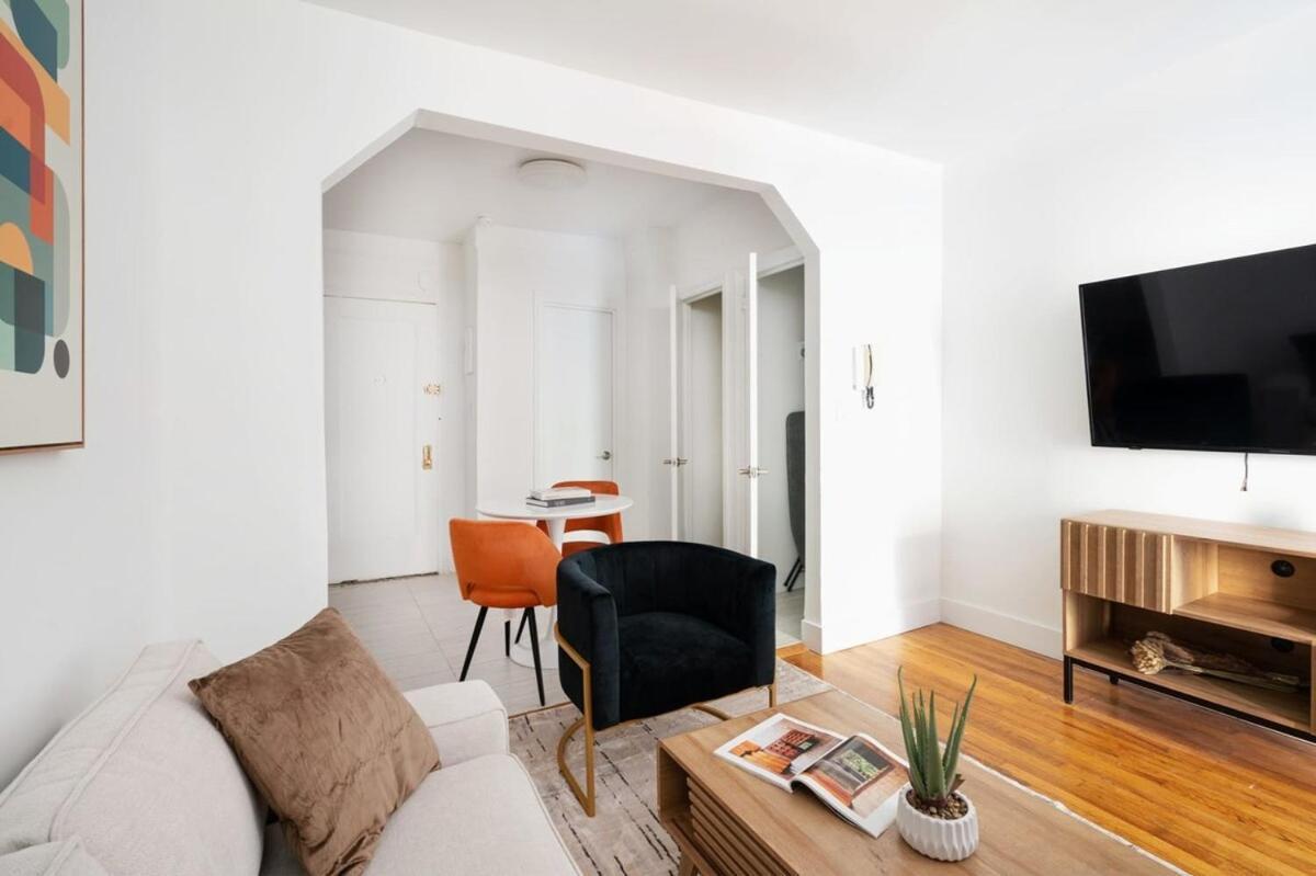 444-3a Newly Renovated 1br - Elevator Building Apartment