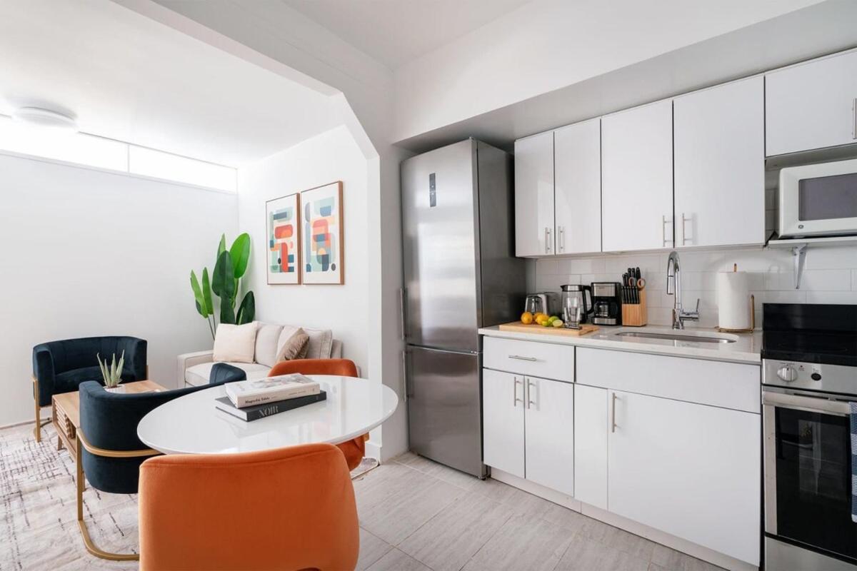 Apartment 444-3a Newly Renovated 1br - Elevator Building New York