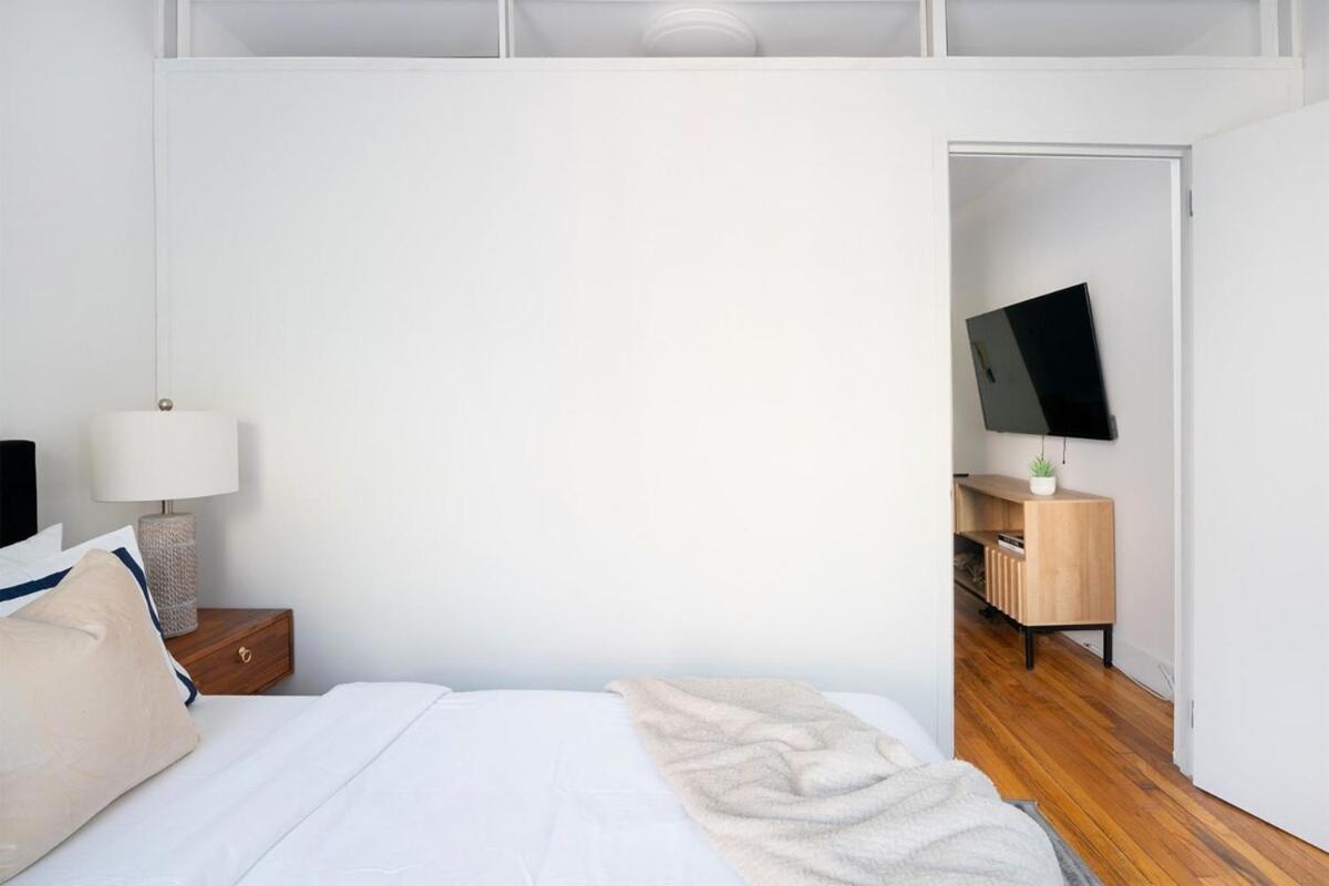 444-3a Newly Renovated 1br - Elevator Building Apartment New York