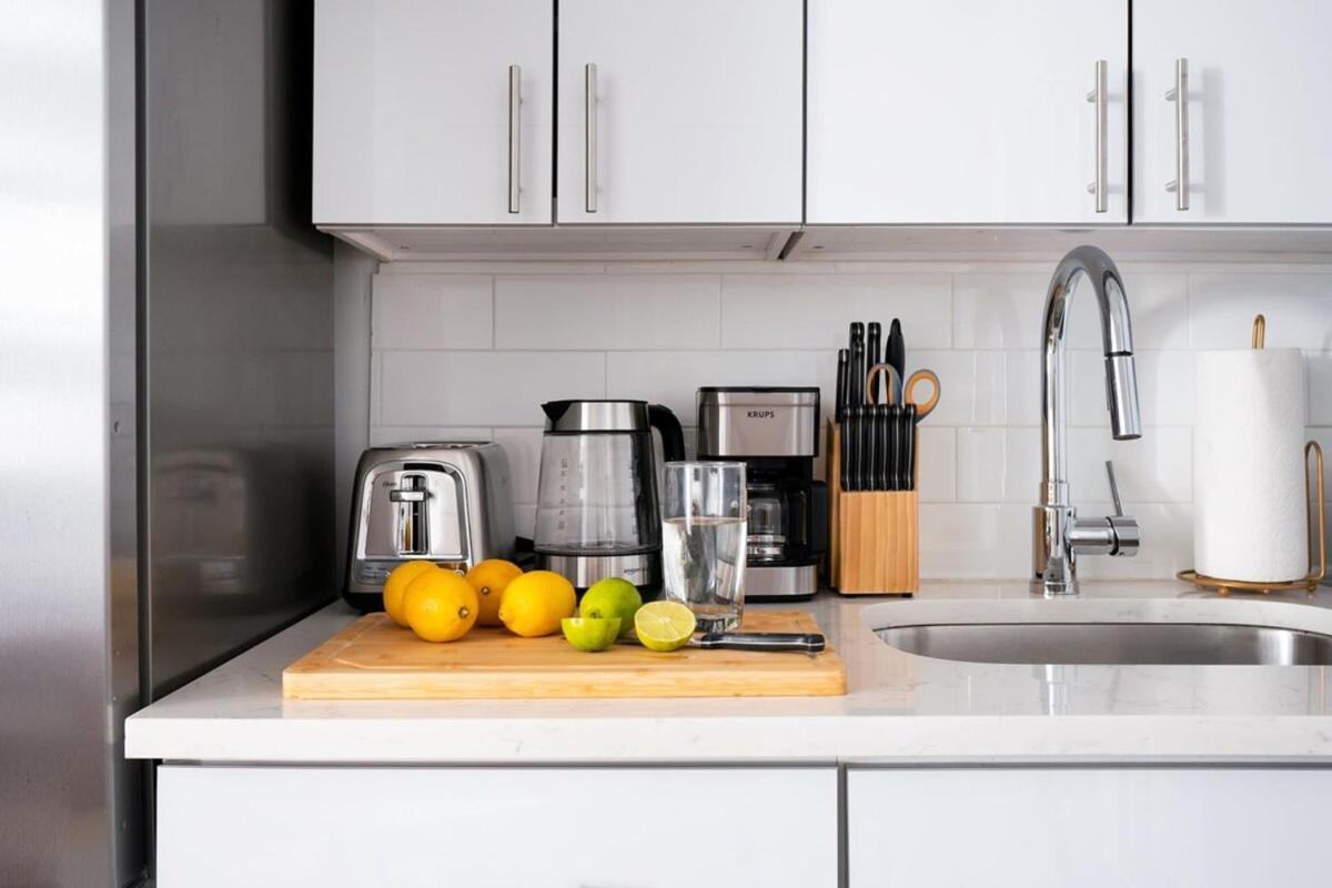 Apartment 444-3a Newly Renovated 1br - Elevator Building New York