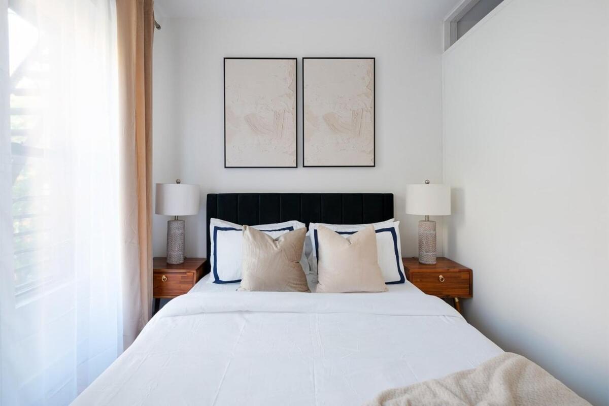 444-3a Newly Renovated 1br - Elevator Building Apartment *